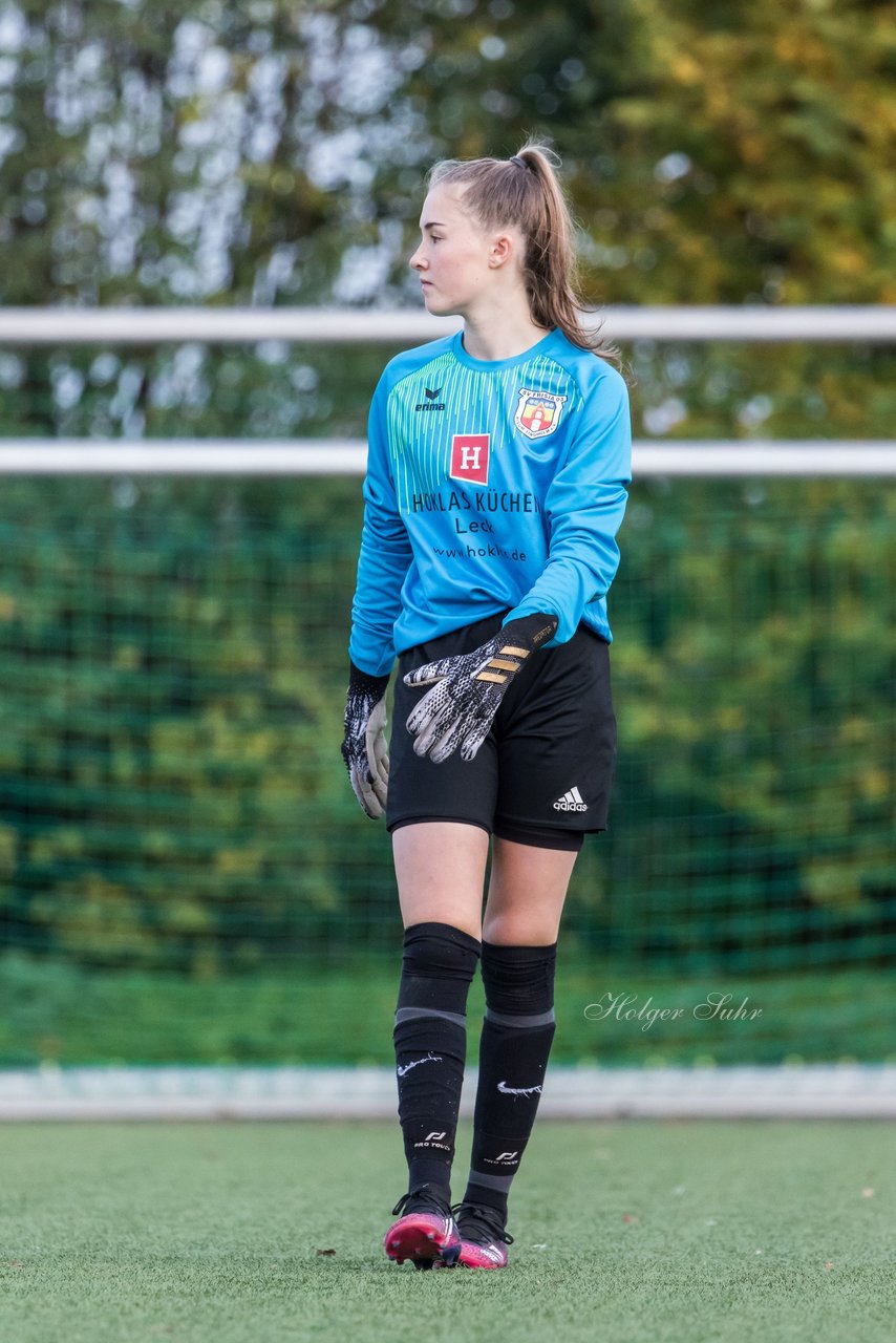 Bild 213 - F SSC Hagen Ahrensburg - SV Frisia 03 Risum-Lindholm : Ergebnis: 2:0